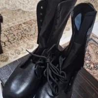 یک جفت پوتین سایز۴۶
