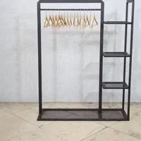 ۲۲۴۴۶جای شال آویز صندل رگال مبرهن|فروشگاه و مغازه|رشت, استادسرا|دیوار