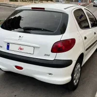 پژو ۲۰۶مدل ۱۴۰۰سفید|خودرو سواری و وانت|مشهد, سرافرازان|دیوار