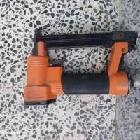میخ کوب.منگنه کوب|ابزارآلات|مرودشت, فاز اول شهرک فرهنگیان|دیوار