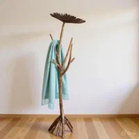 چوب‌لباسی ایستاده دست‌ ساز چوب طبیعی (تک‌نسخه)