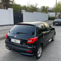 207 اتومات ۱۴۰۲ سقف فلز مشکی