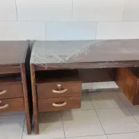 میز چوبی محکم و سالم در حد نو