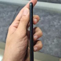 اپل iPhone SE (2020) با حافظهٔ ۱۲۸ گیگابایت