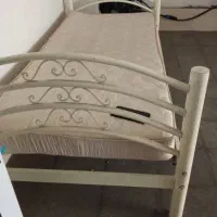 تخت خواب فلزی