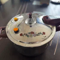 زودپز استیل در حد نو