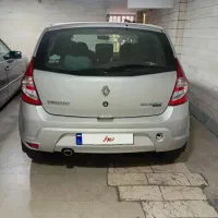 ساندرو ۹۵ در حد