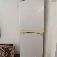 یک عدد یخچال فریزر سالم نو