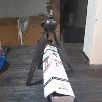 یک عدد  پایه  دوربین نو