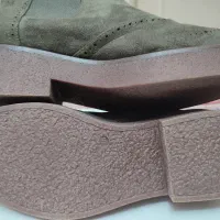 نیم بوت|کیف، کفش، کمربند|رشت, منظریه|دیوار