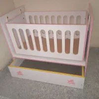 تخت گهواره ای کودک