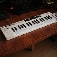 میدی کنترلر arturia keystep37