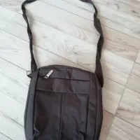 تعدادی کیف|کیف، کفش، کمربند|اصفهان, دستگرده|دیوار