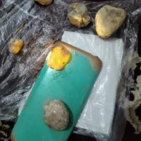 تعدادی سنگ
