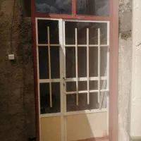 در منزل