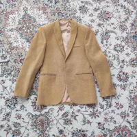 کت فروشی یک بار پوشیده شده