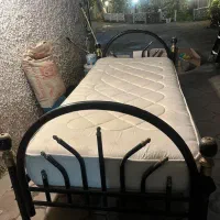 تخت یکنفره با تشک