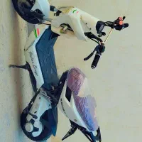 ایکس من|موتورسیکلت|کیش, |دیوار