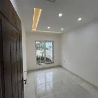 طراحی شیک ـ نمایی از جنس سنگ با محوطه سرسبز و جذاب|فروش خانه و ویلا|خشکبیجار, |دیوار