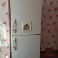 یک یخچال بفروش میرسد