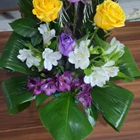 دسته گل طبیعی رز|گل و گیاه طبیعی|اصفهان, برازنده|دیوار