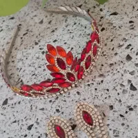 تاج و گوشواره کریستال