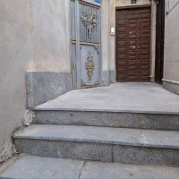 یک باب خانه نقلی حیاط دار