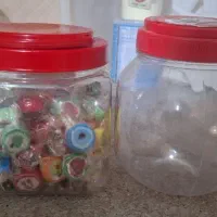 تعداد زیادی قوطی خالی حراج