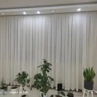 پرده حریر ساده و پشت پنجره ای