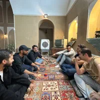 یکشنبه شب، فقط بخند