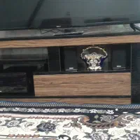 میز تلویزیون در حد نو بزرگ کوچک میشود