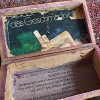 صندوقچه چوبیِ قدیمی|کلکسیون اشیاء عتیقه|زنجان, |دیوار