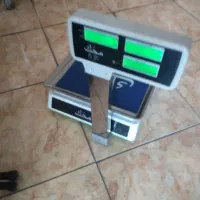 یک ترازو محک
