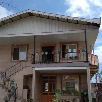 سوییت-تک-خواب-همراه-با-دو-تخت-خواب-تک-نفره