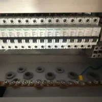 تابلوی برق دیواری