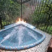 اجاره کلبه سویسی جکوزی جنگلی (کلبه وحشت) چالوس