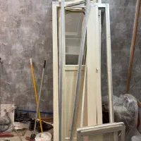 (درب و چارچوب) و (پنجره آلومینیومی) و نبشی ۶ سانتی