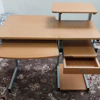 میز کامپیوتر و صندلی چرخدار