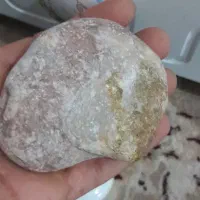 مقداری سنگ و ساعت