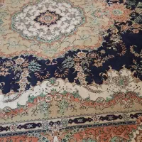 یک جفت  فرش ماشینی ۷۰۰ شانه کارکرده و کاملا سالم