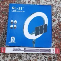 رینگ لایت و سه پایه