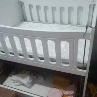 تخت و گهواره نوزاد با امکانات ویژه