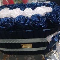 باکس گل روبانی رز آبی و سفید