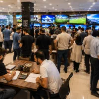 تلویزیون ویترینی اقساطی با یک برگ چک از دم قسط