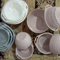 ظرف لگن و ابکش و در دار تو یخچالی