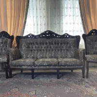 مبل سلطنتی ۹ نفره در حد نو با میز جلو مبلی