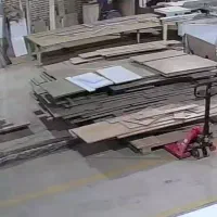 نیروی جوان برشکار جهت کار در کارگاه کابینت سازی