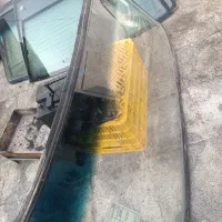 شیشه جلو نیسان و عقب پراید و جلو پیکان