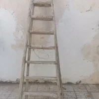 نردبان چوبی