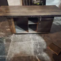 میز مدیریت و کنفرانس